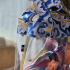 Sac à maillot de bain transparent avec tissu bleu inspiré des azulejos et fermeture éclair dorée